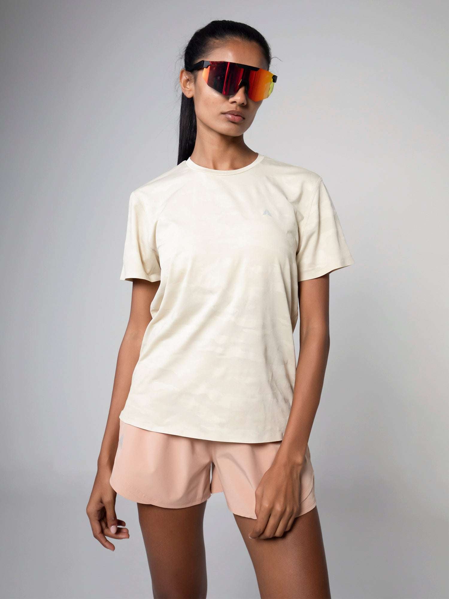 ULTRALIGHT PERFORMANCE TSHIRT For Women - Aora Activewear Shop online in UAE