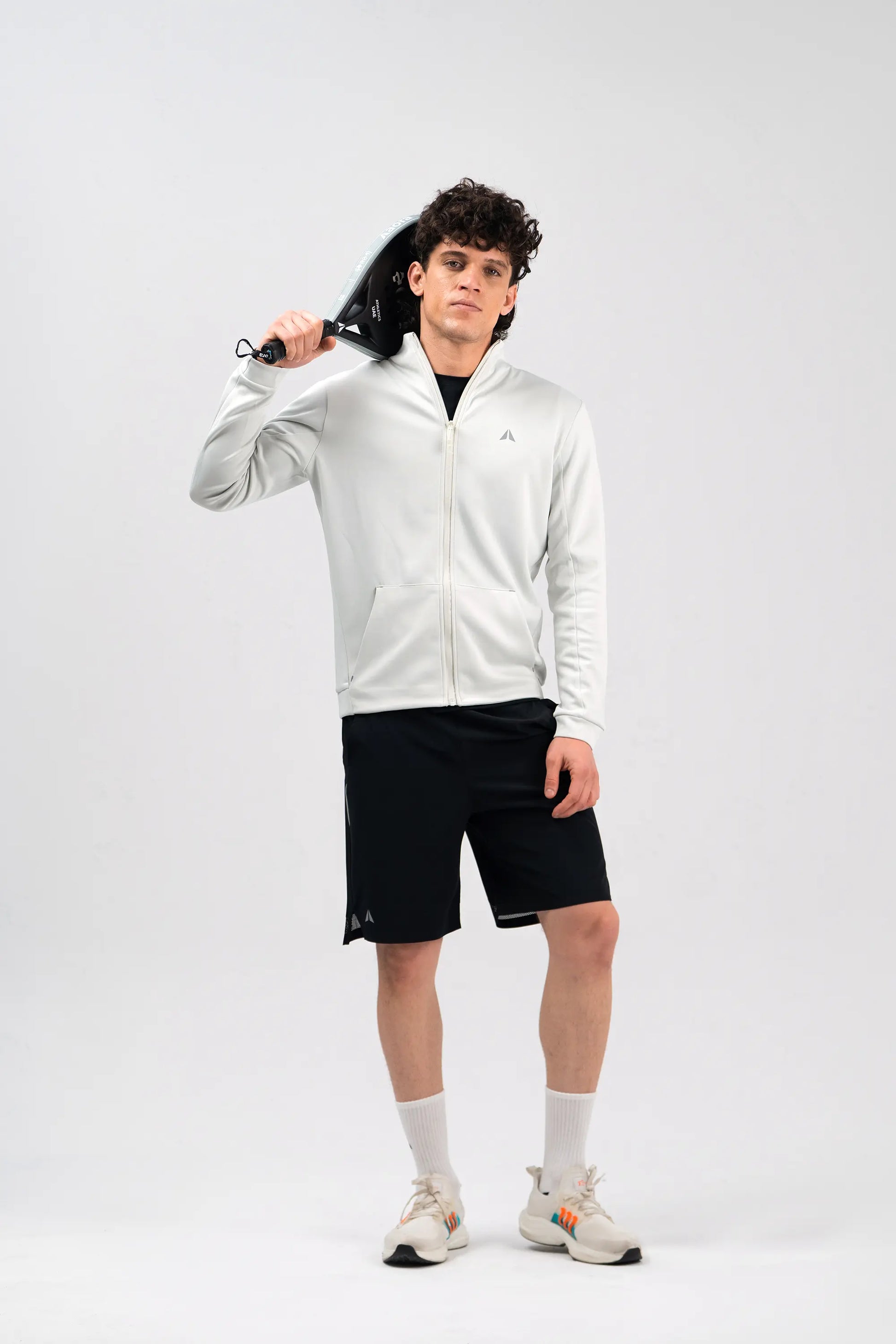 PERFORMANCE JACKET