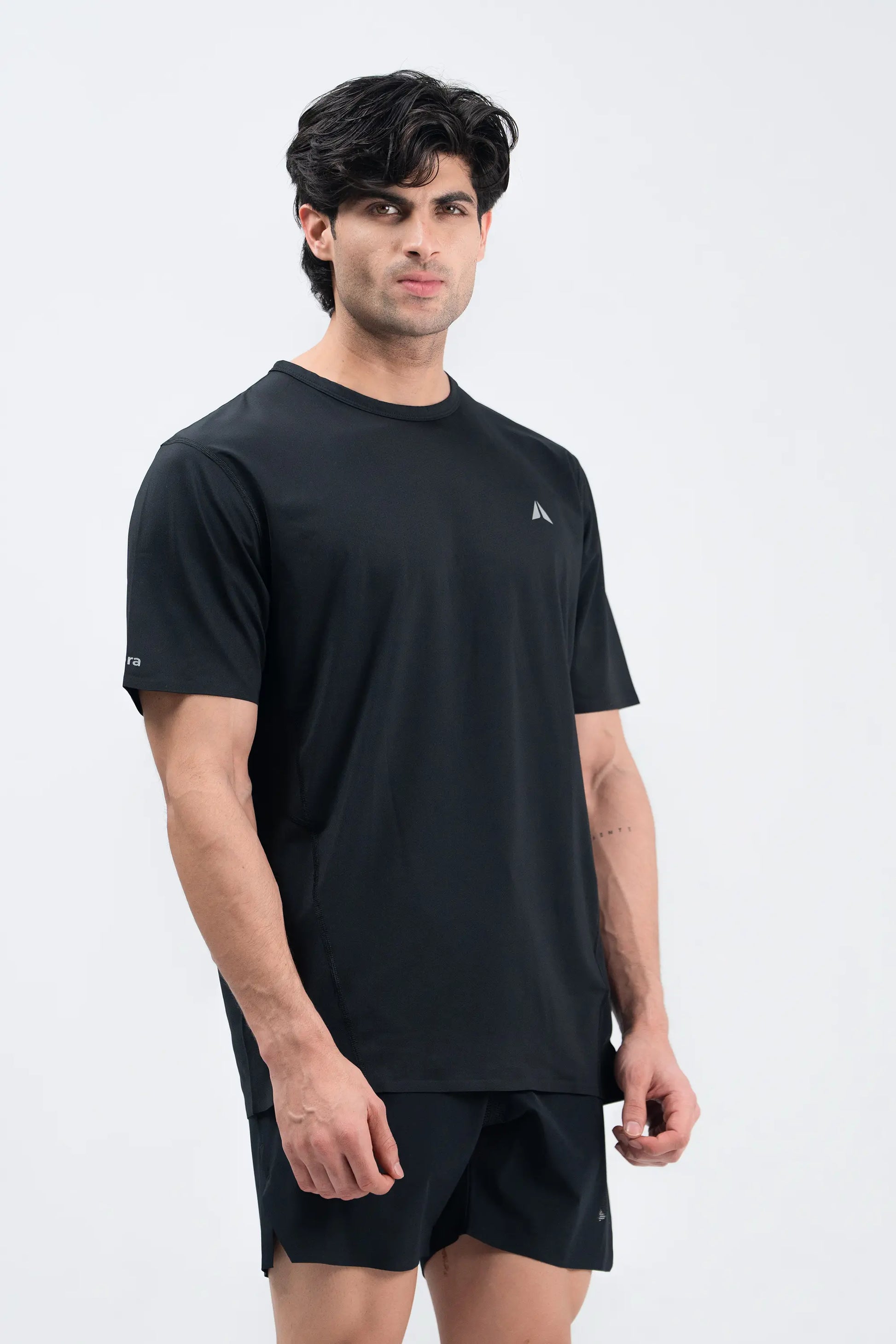 PERFORMANCE TSHIRT