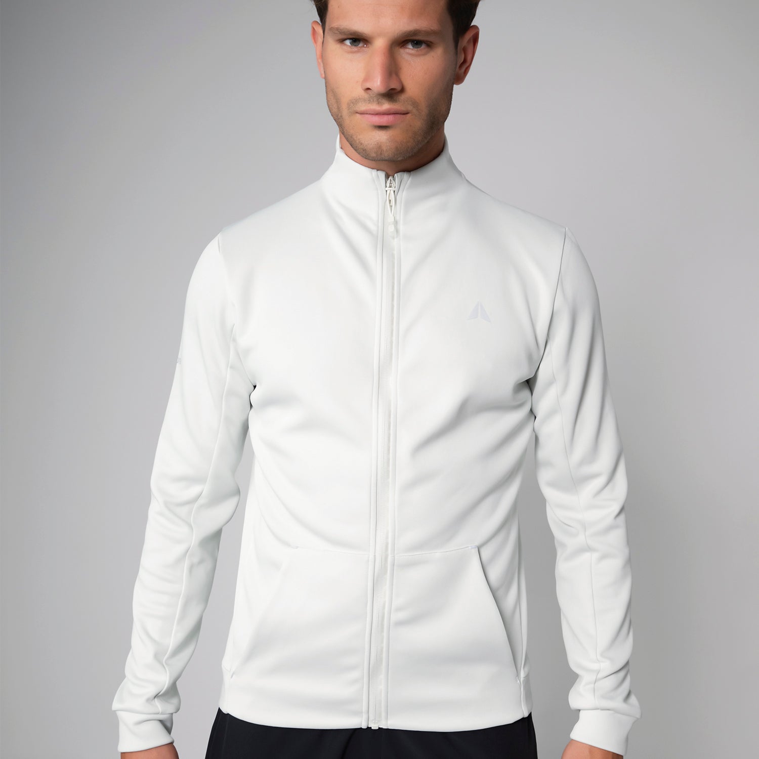 PERFORMANCE JACKET