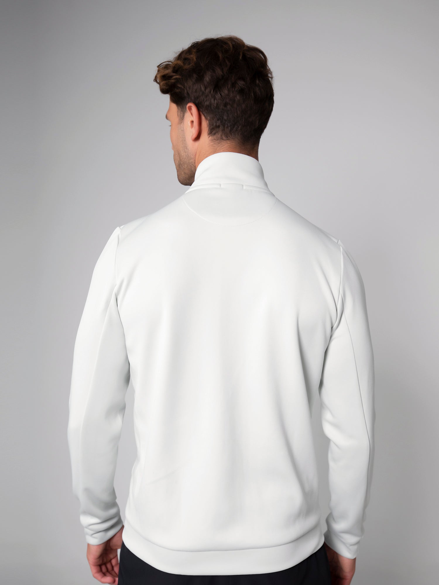 PERFORMANCE JACKET