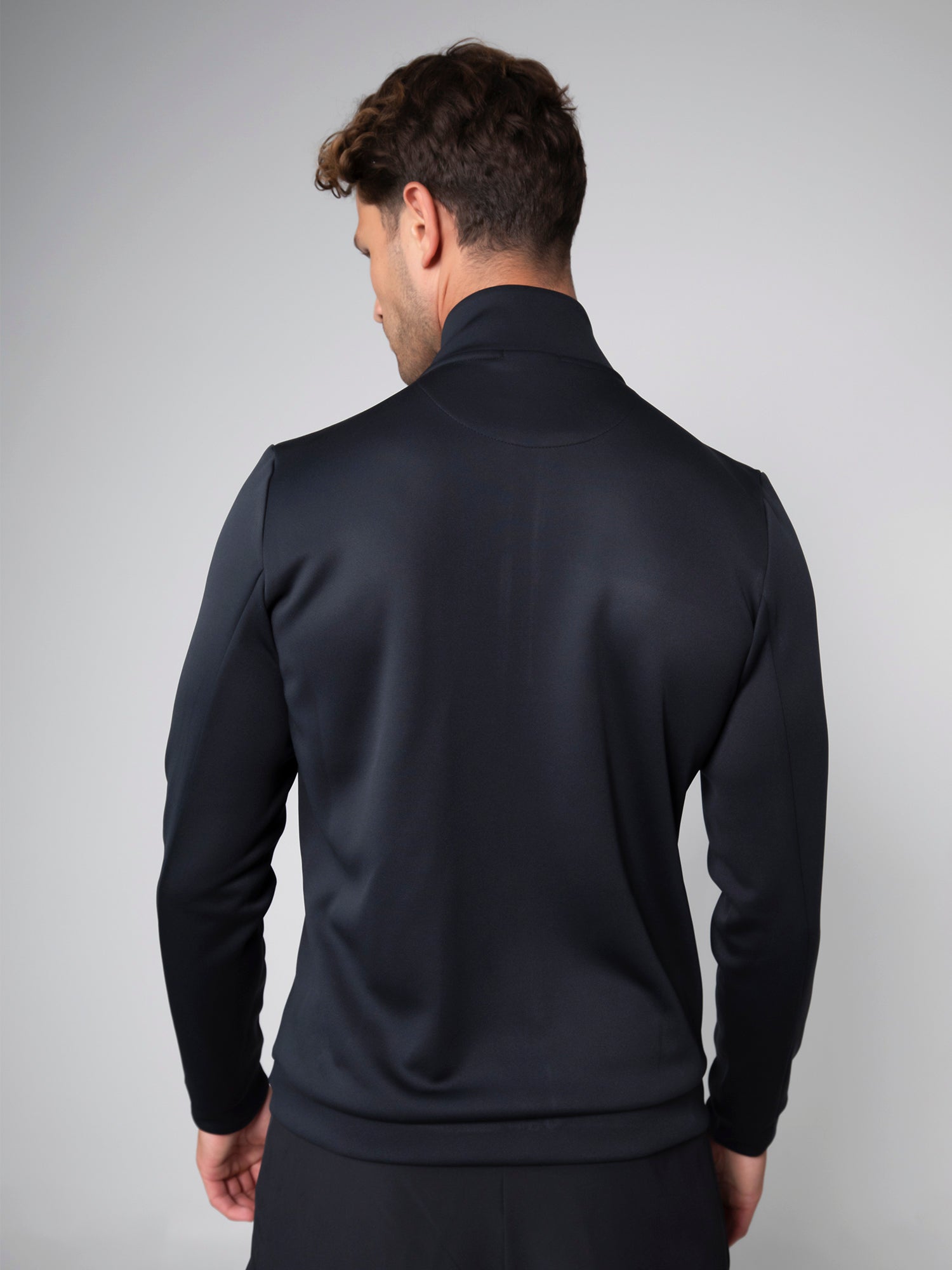 PERFORMANCE JACKET