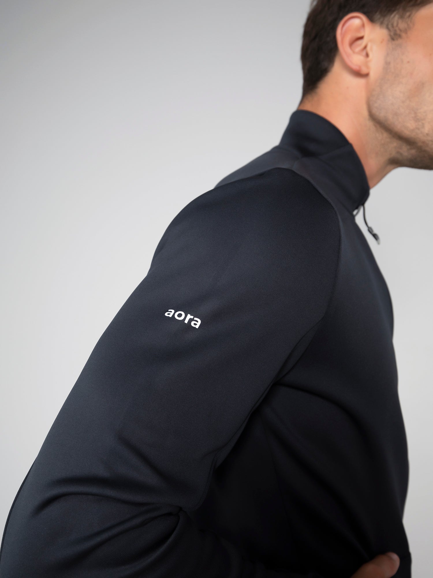 PERFORMANCE JACKET