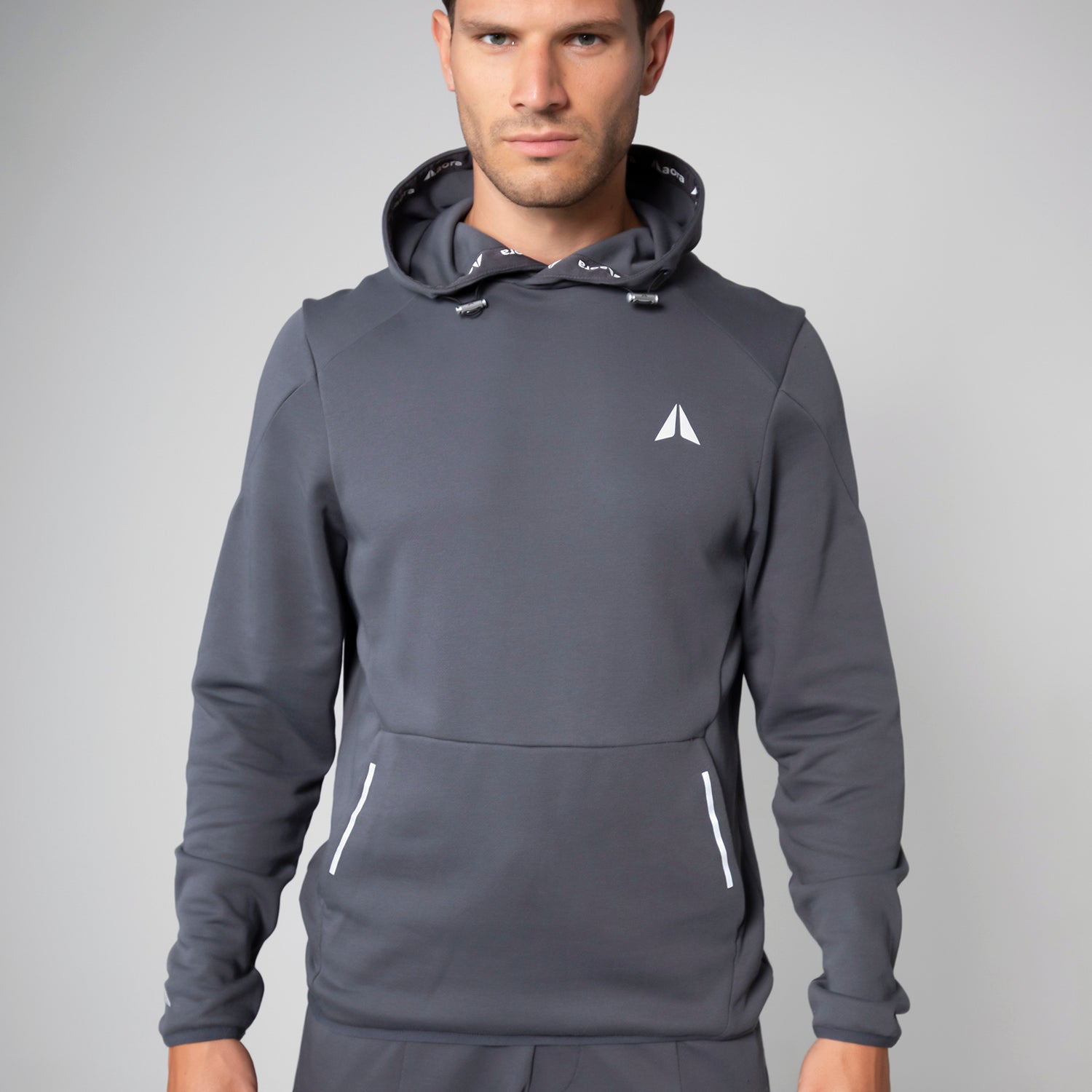 PULLOVER HOODIE