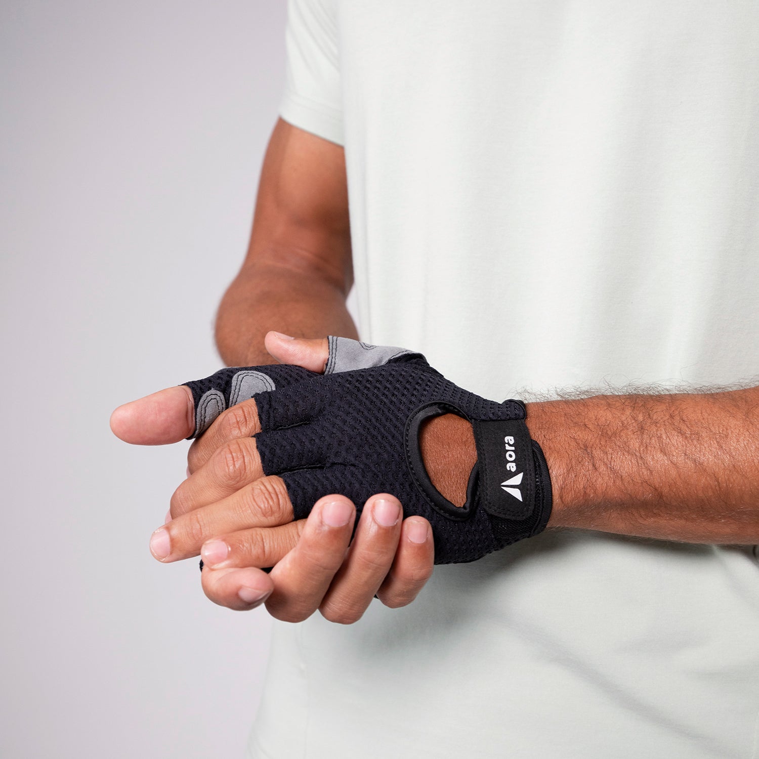 PERFORMANCE GLOVES