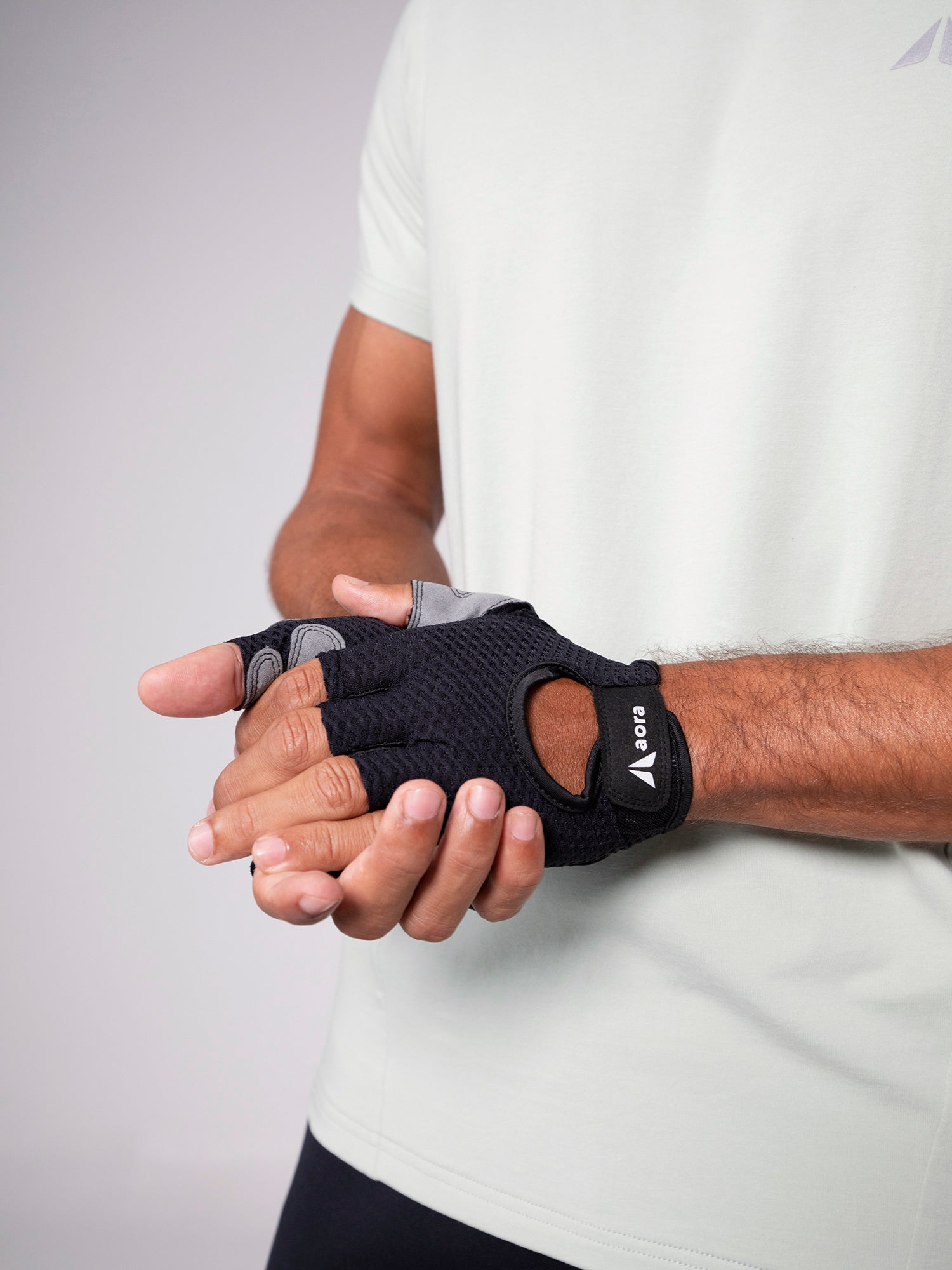 PERFORMANCE GLOVES