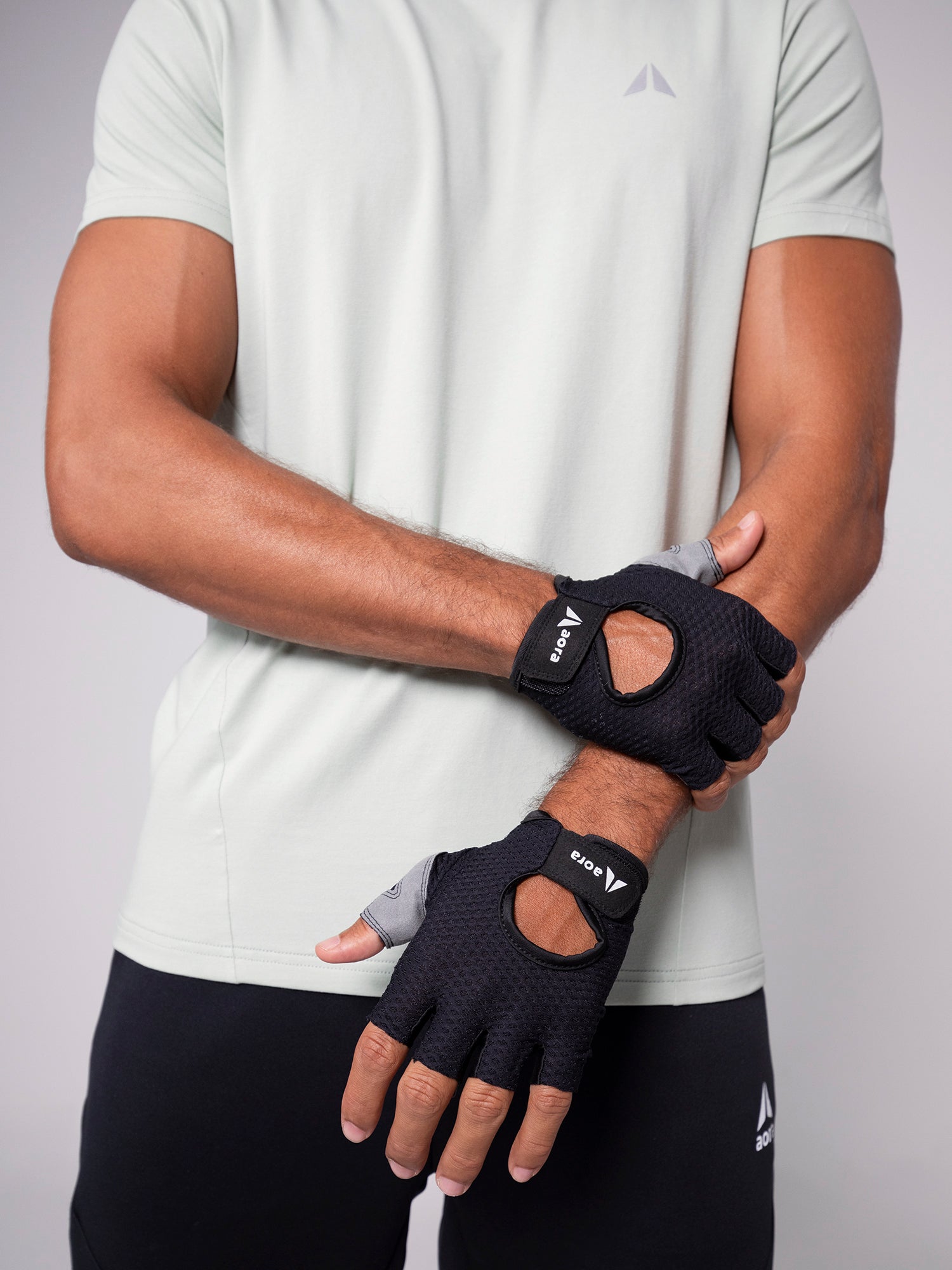 PERFORMANCE GLOVES