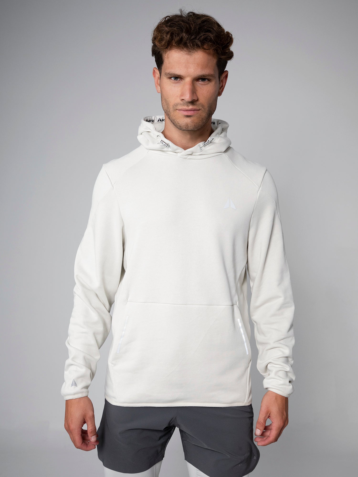 PULLOVER HOODIE