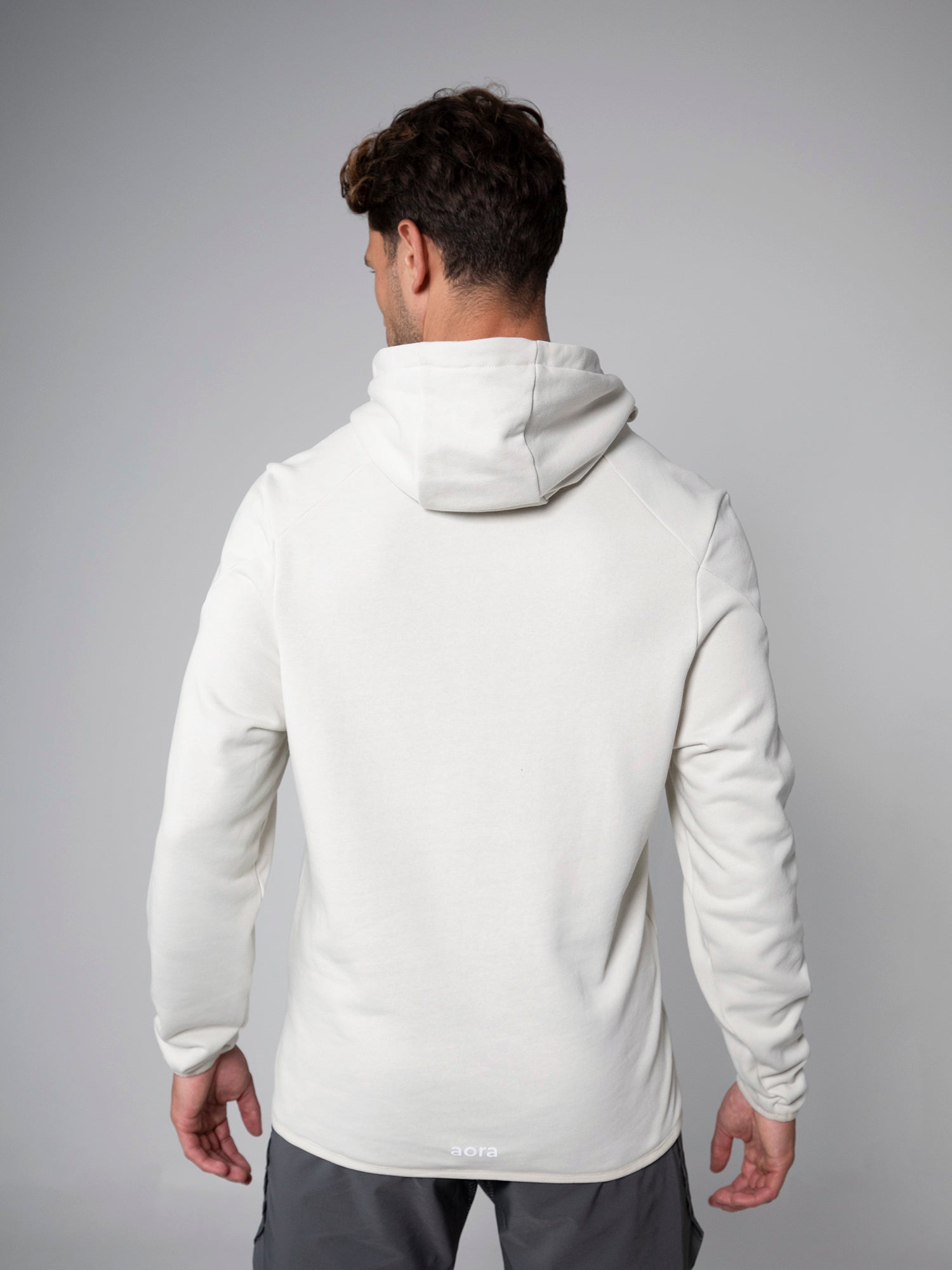 PULLOVER HOODIE