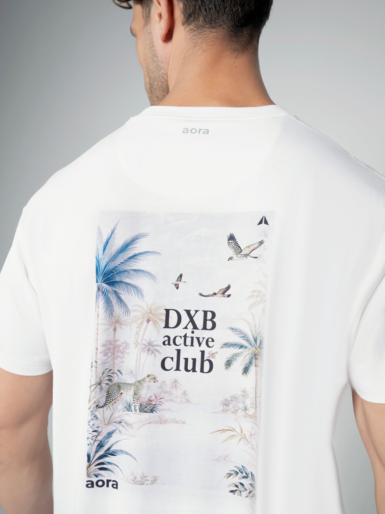 4 V - تيشيرت جرافيك موحد 
