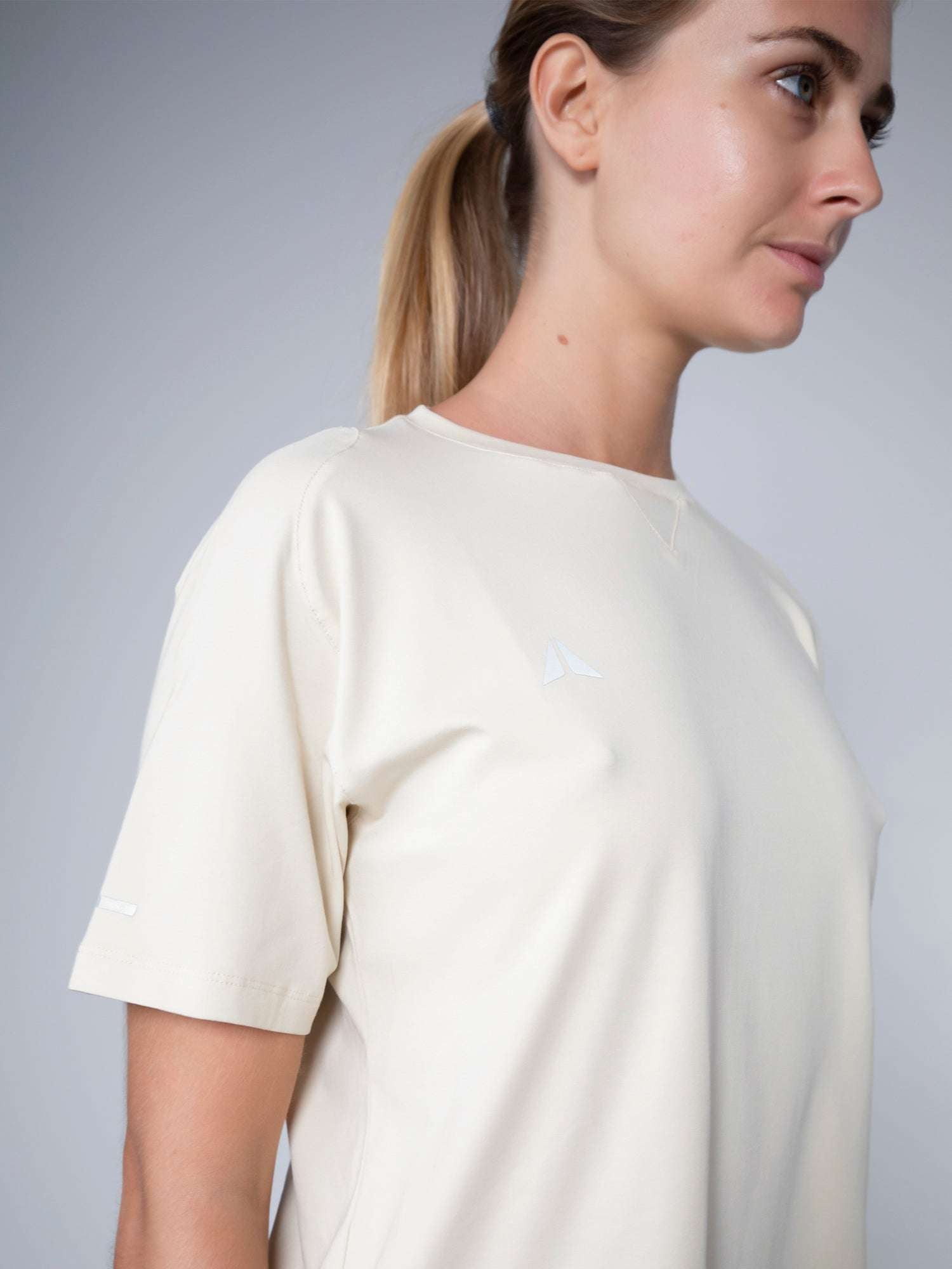 ZENJA LOOSE SHIRT For Women - Aora Athliesure Shop online in Abu Dhabi