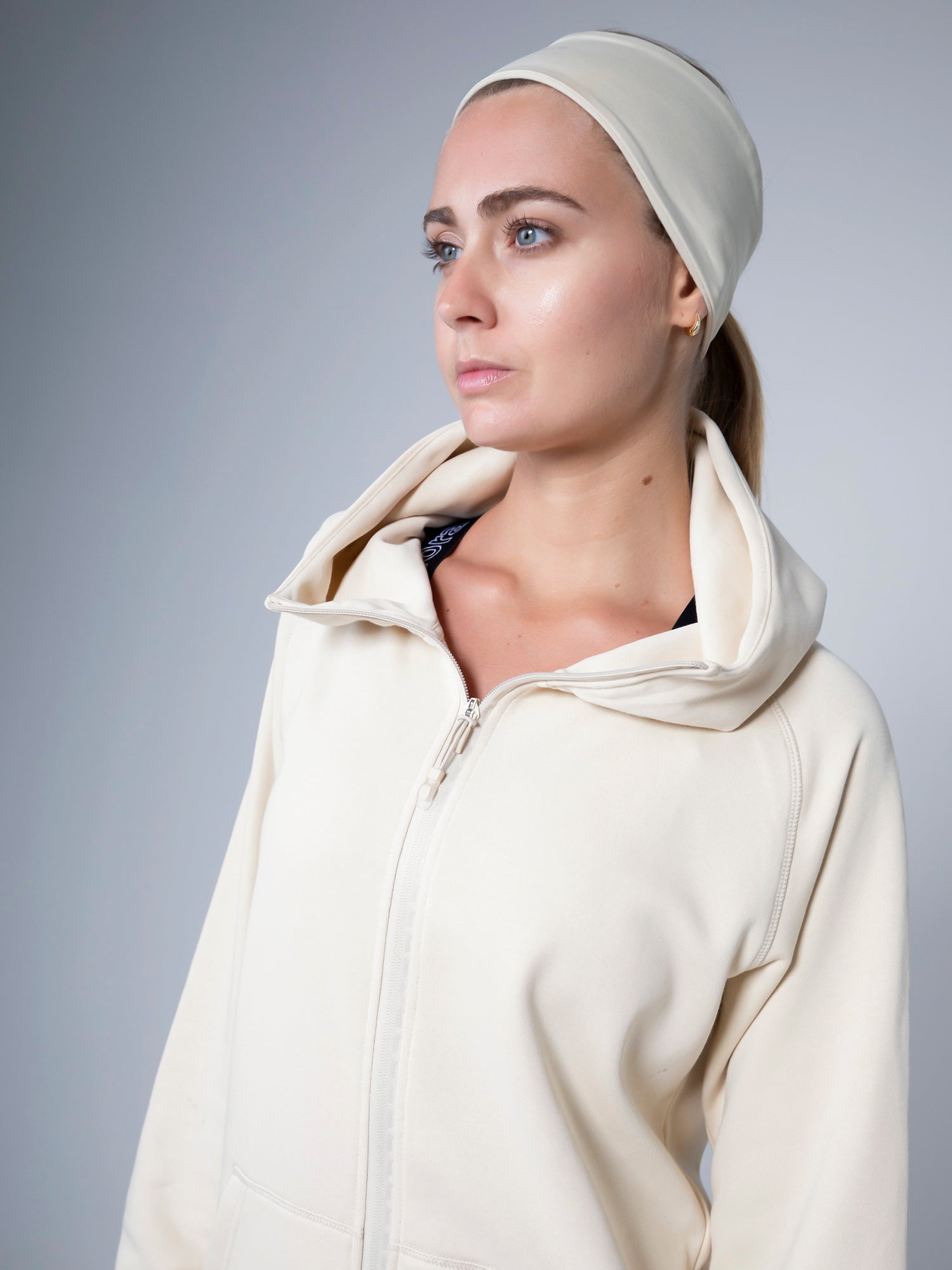 OVERSIZED ZIPPER HOODIE