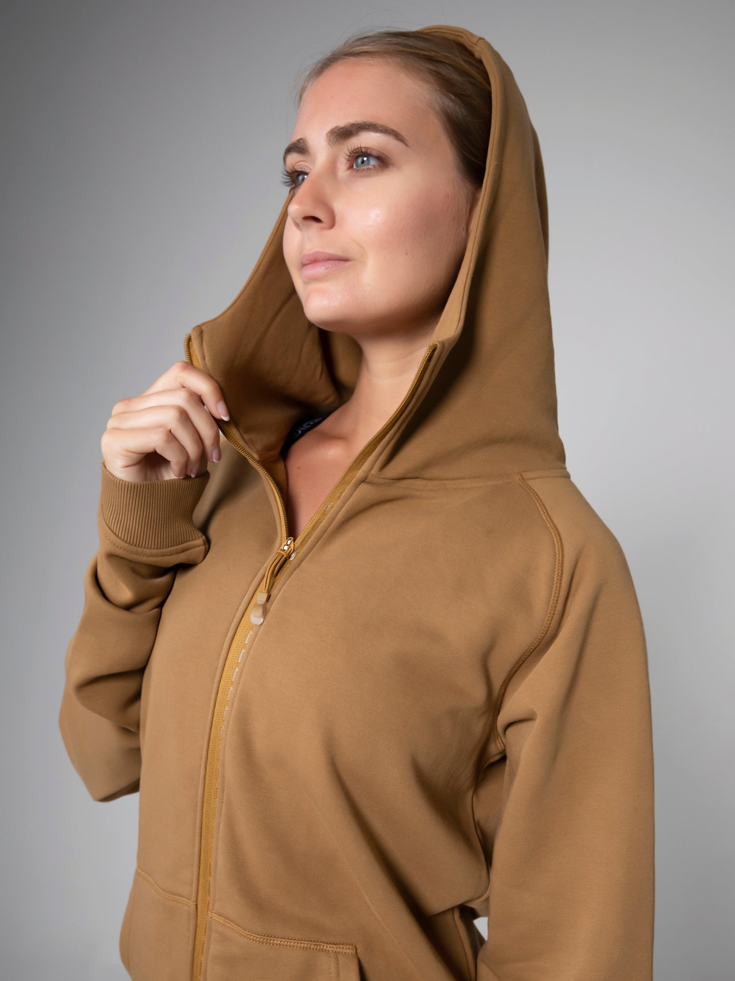 OVERSIZED ZIPPER HOODIE