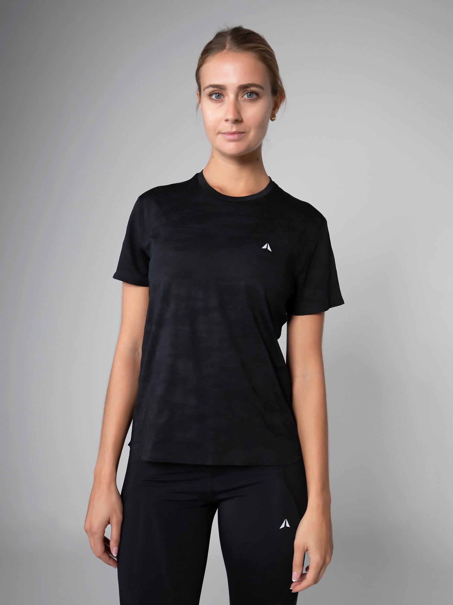 ULTRALIGHT PERFORMANCE TSHIRT