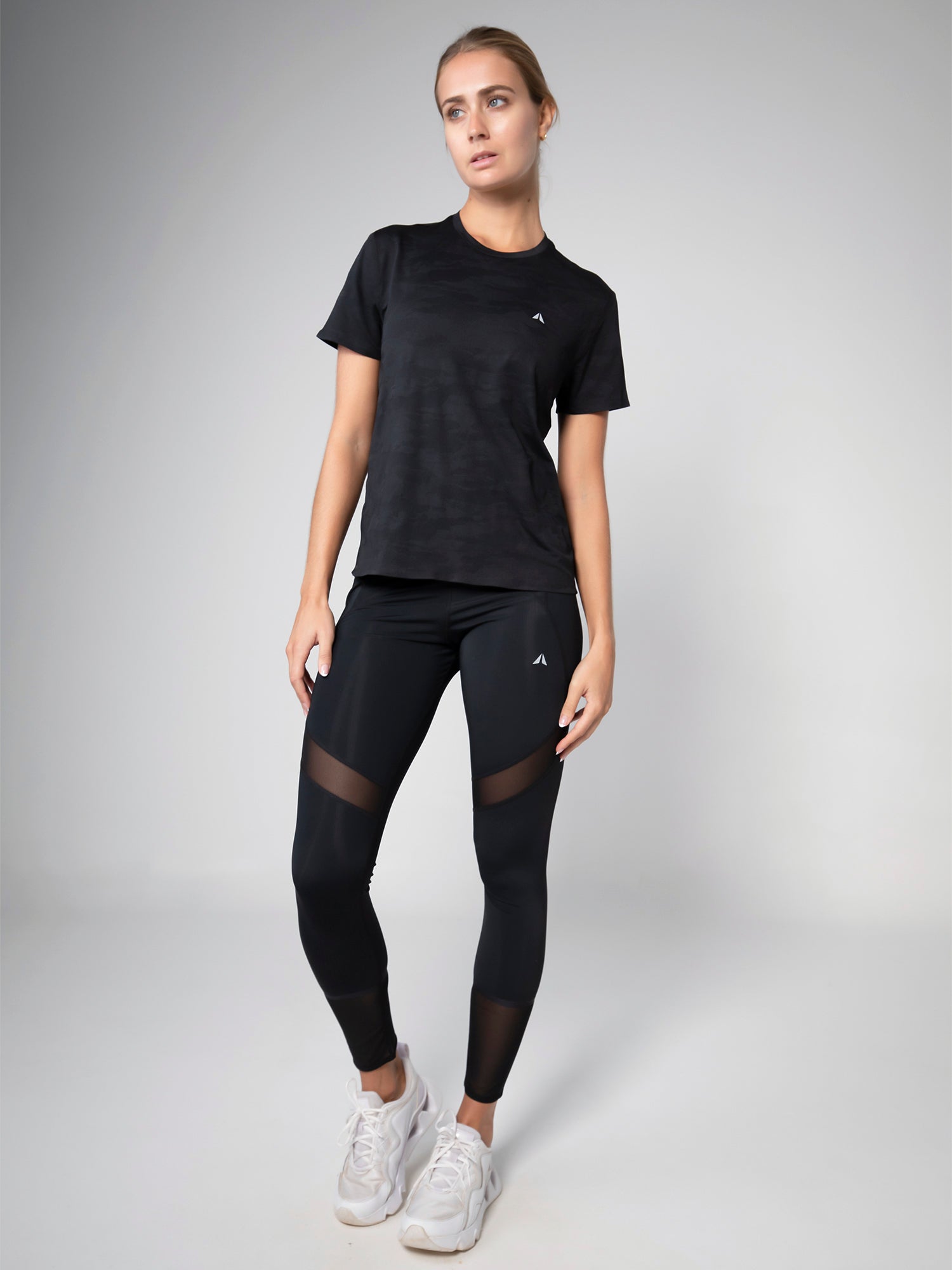 ULTRALIGHT PERFORMANCE TSHIRT