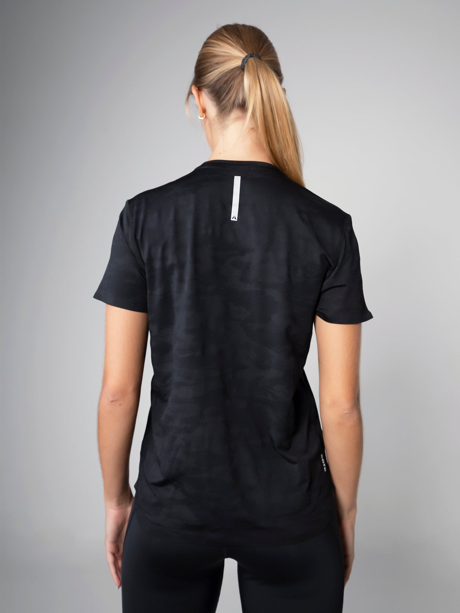 ULTRALIGHT PERFORMANCE TSHIRT