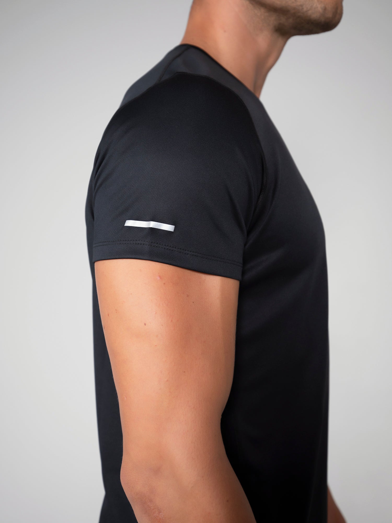 ULTRALIGHT MESH TEE