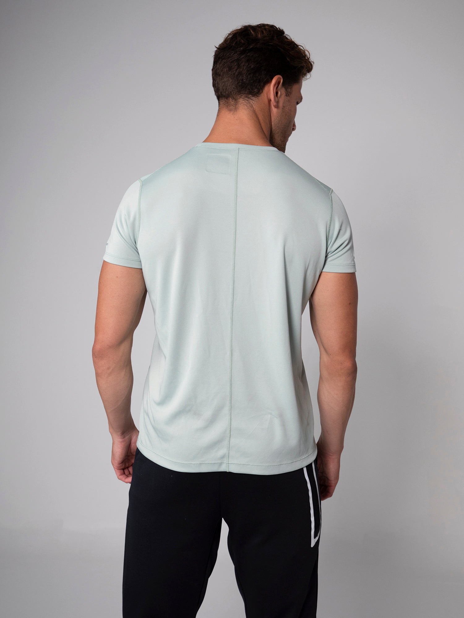 ULTRALIGHT MESH TEE