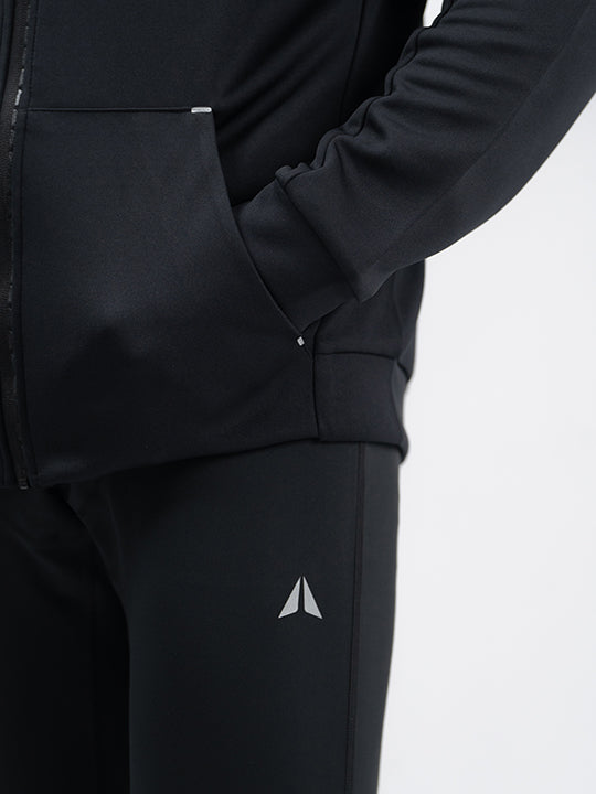 PERFORMANCE JACKET