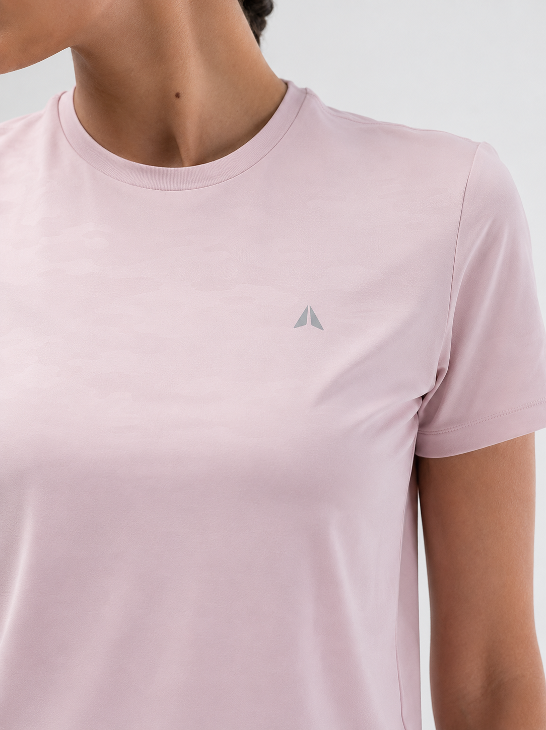 ULTRALIGHT PERFORMANCE TSHIRT