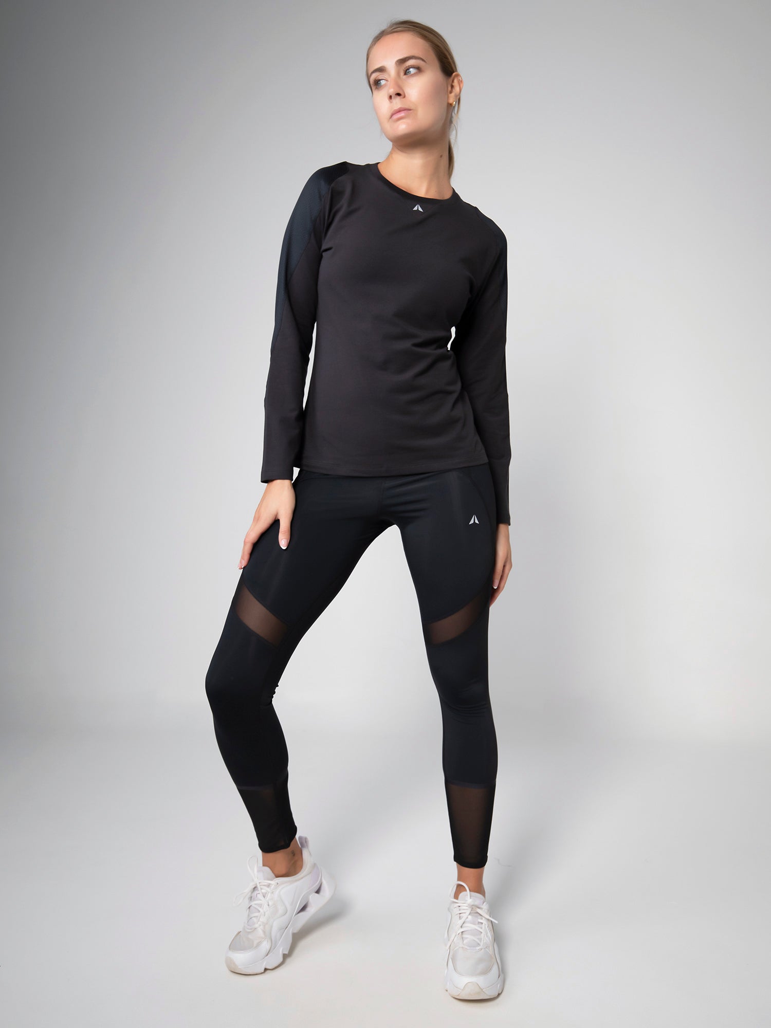KANZEI LONGSLEEVE - BLACK For Women- Aora Athliesure Shop online in Dubai